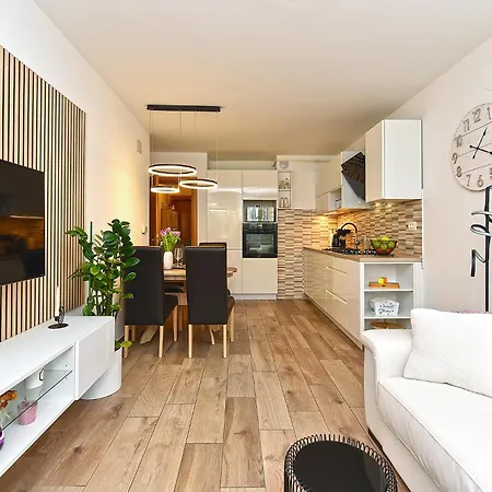 2207 Apartment Pula